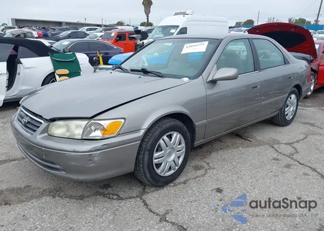 2001 Toyota Camry Le z USA, uszkodzony, nr VIN 4T1BG22K01U109580